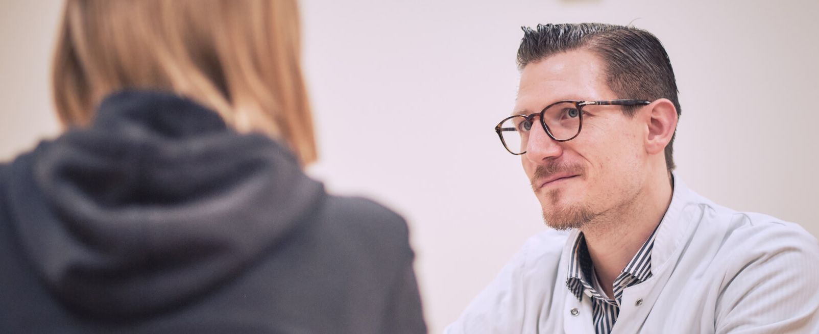 Sylter Klinik im Syltness Center – Facharzt für plastische Chirurgie im Interview