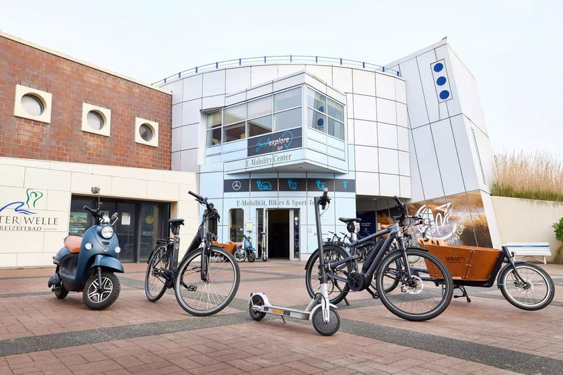 Fuhrpark vor dem E-Mobility Center in Westerland auf Sylt
