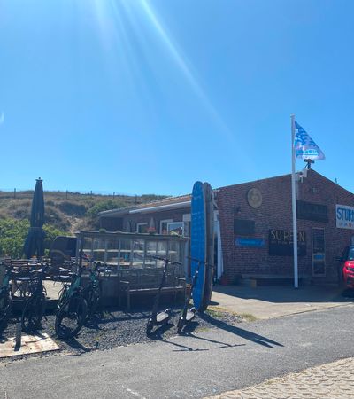 Surfhouse Sylt auf dem Campingplatz Westerland mit Vermietangebot aus dem E-Mobility Center