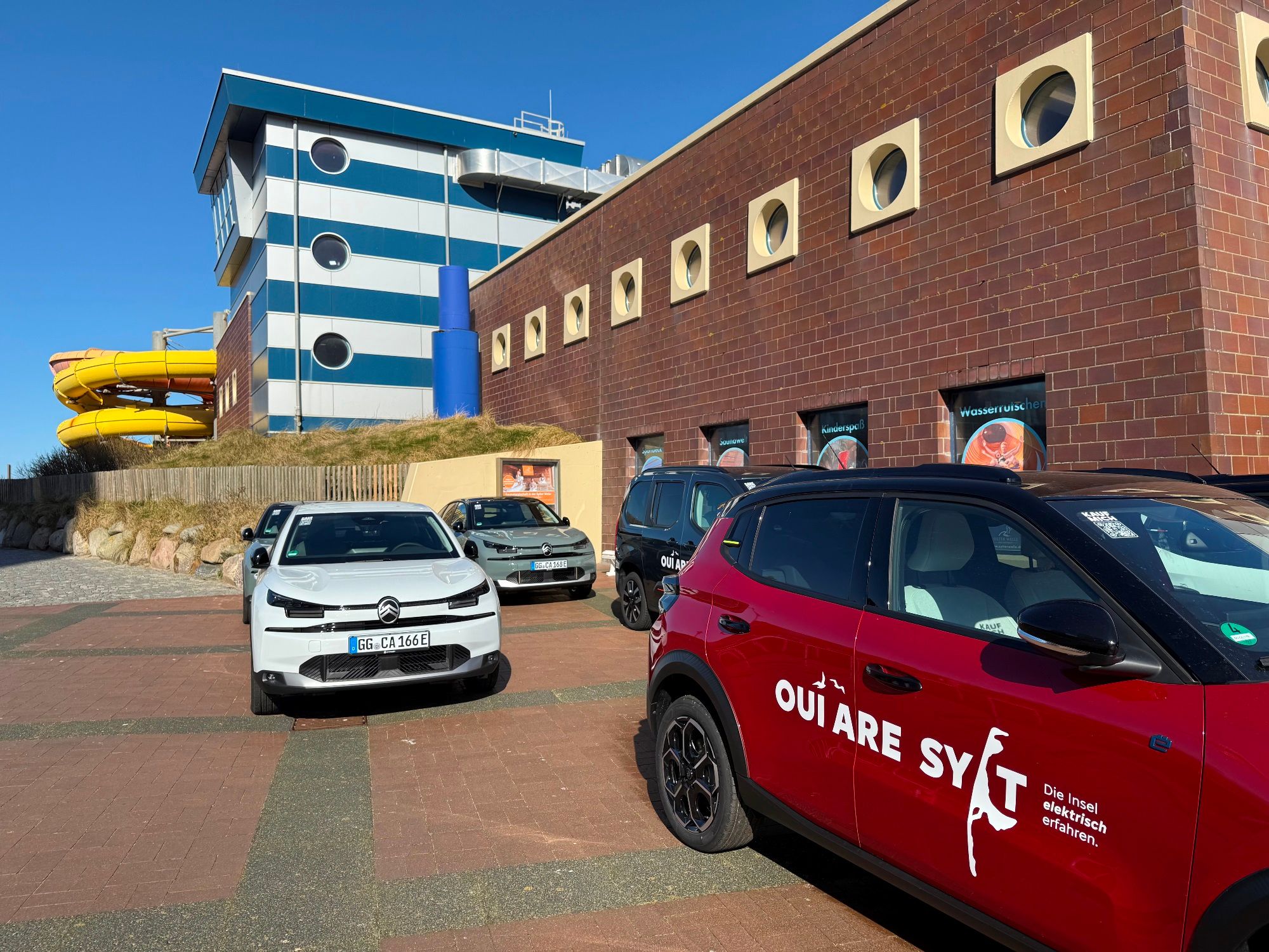 Citroën Fahrzeuge am E-Mobility Center neben der Sylter Welle in Westerland auf Sylt
