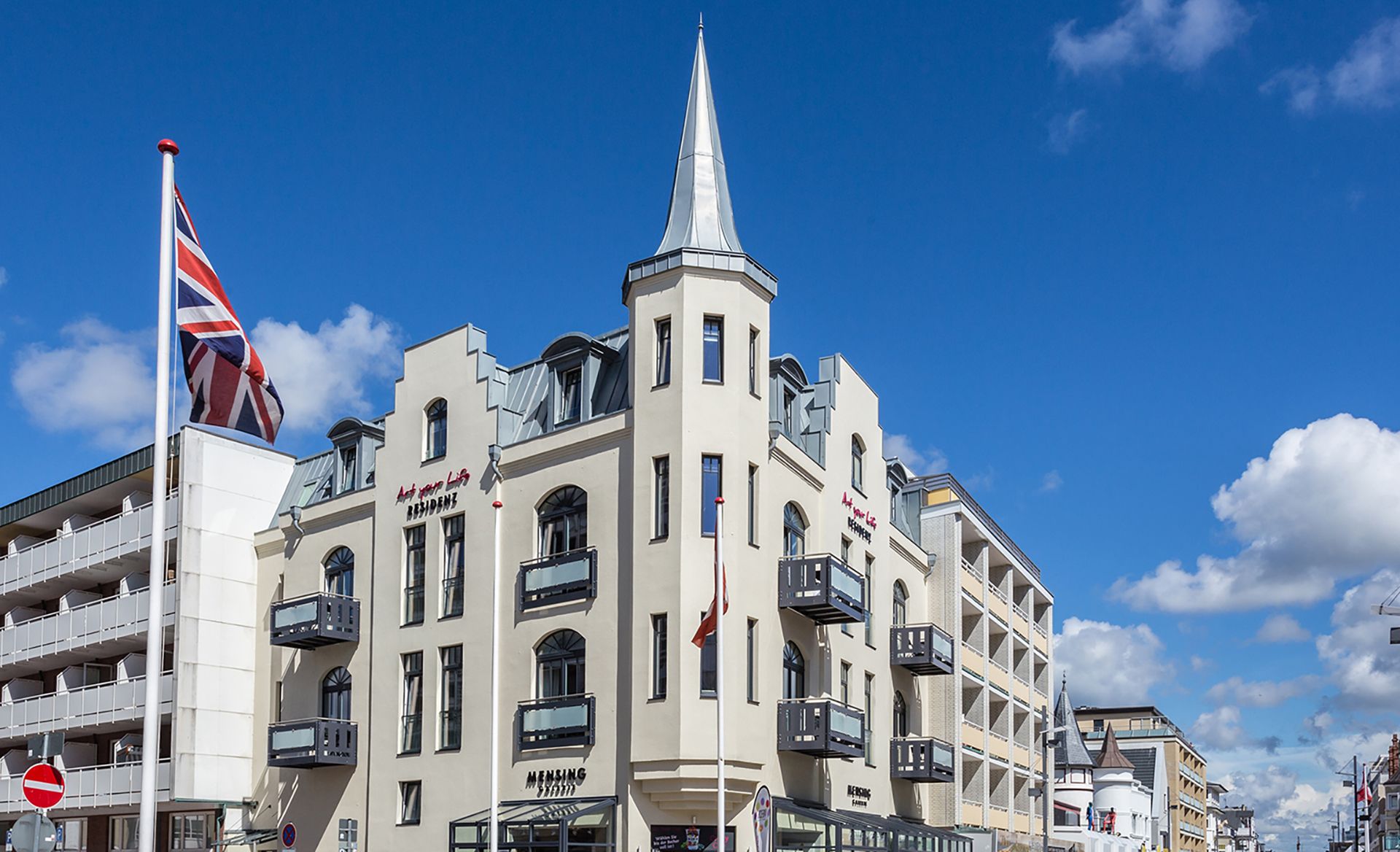 Revolution Haus Außenansicht Eingang