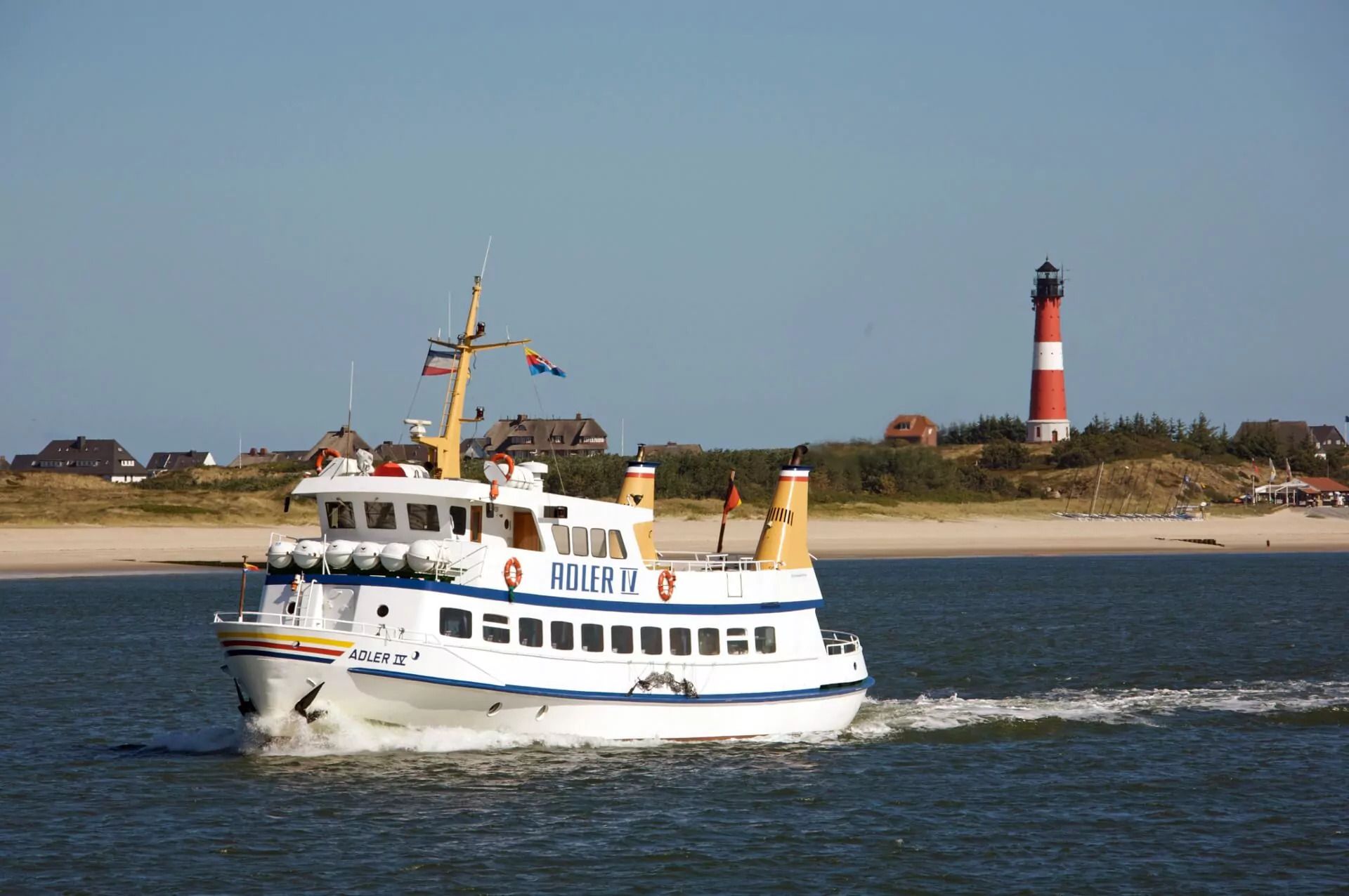 AdlerIV vor Hörnum