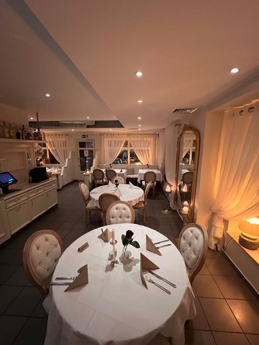 Aram Restaurant Westerland Sylt gedeckter Tisch