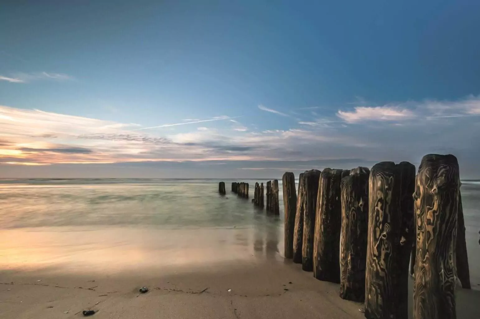 Typische Buhnen auf Sylt