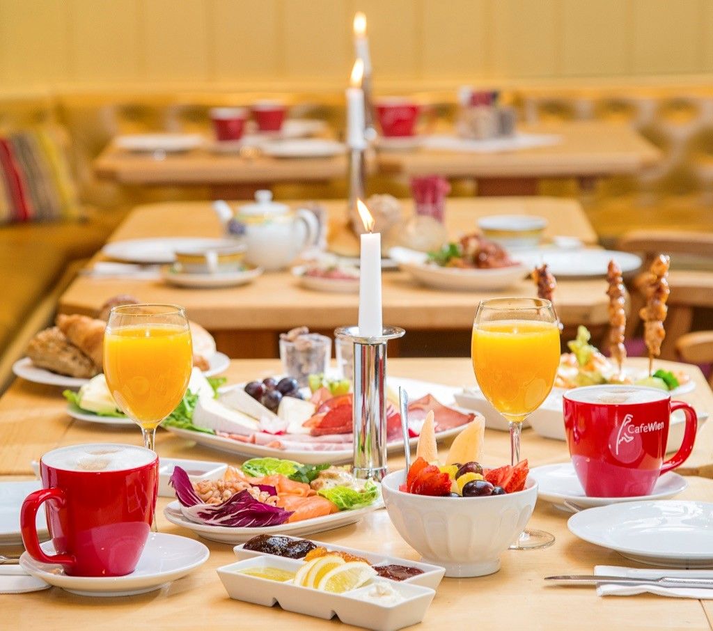 Café Wien in Westerland gedeckter Tisch Restaurant