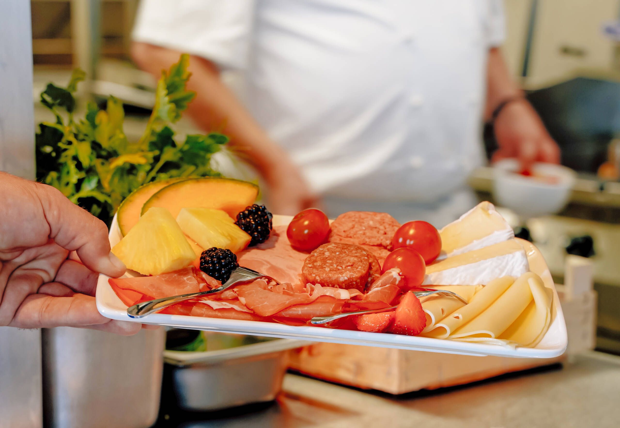 Friends am Strand in Westerland Käse- und Wurstplatte