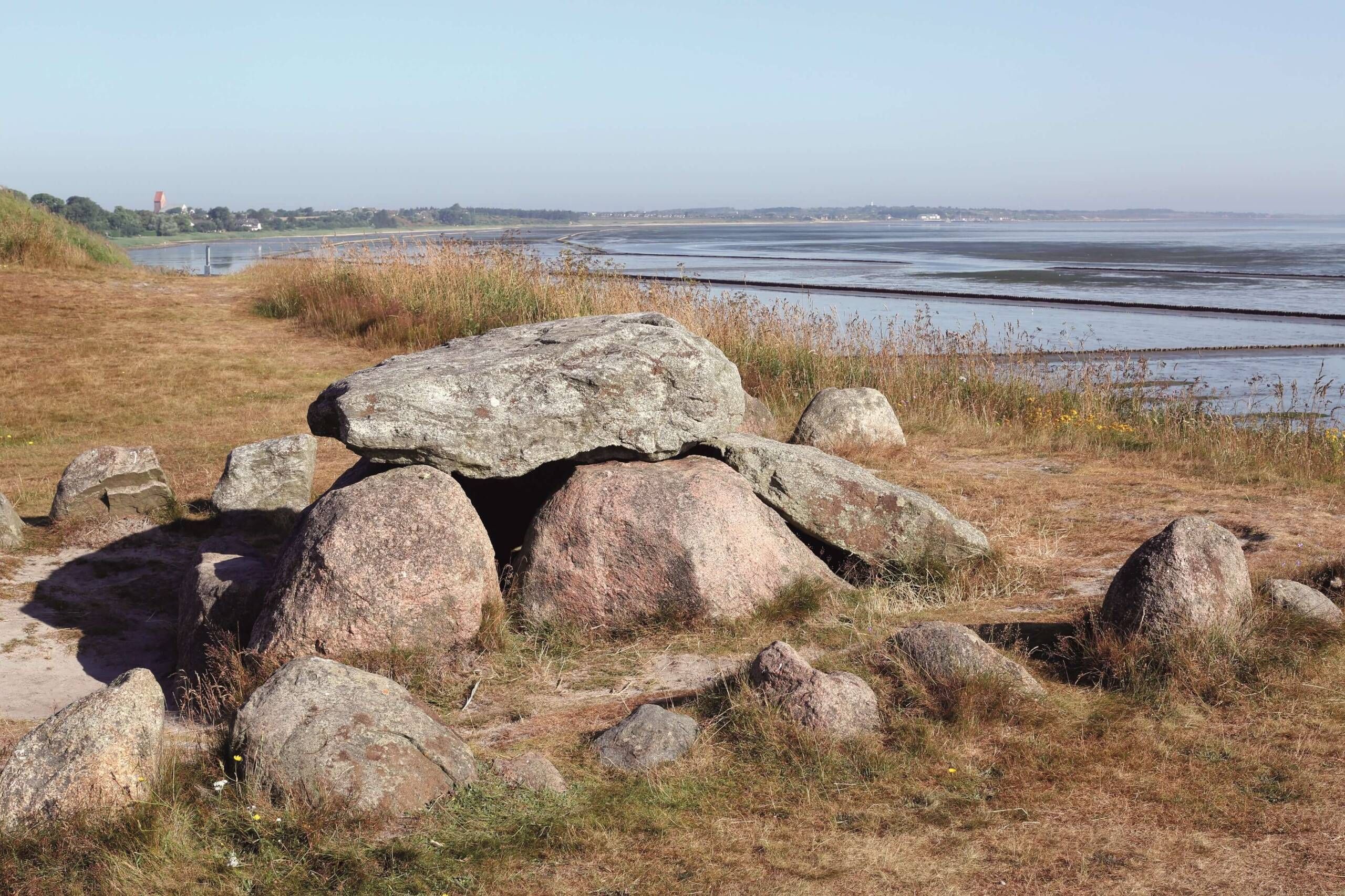 Das Megalithgrab Harhoog in Keitum