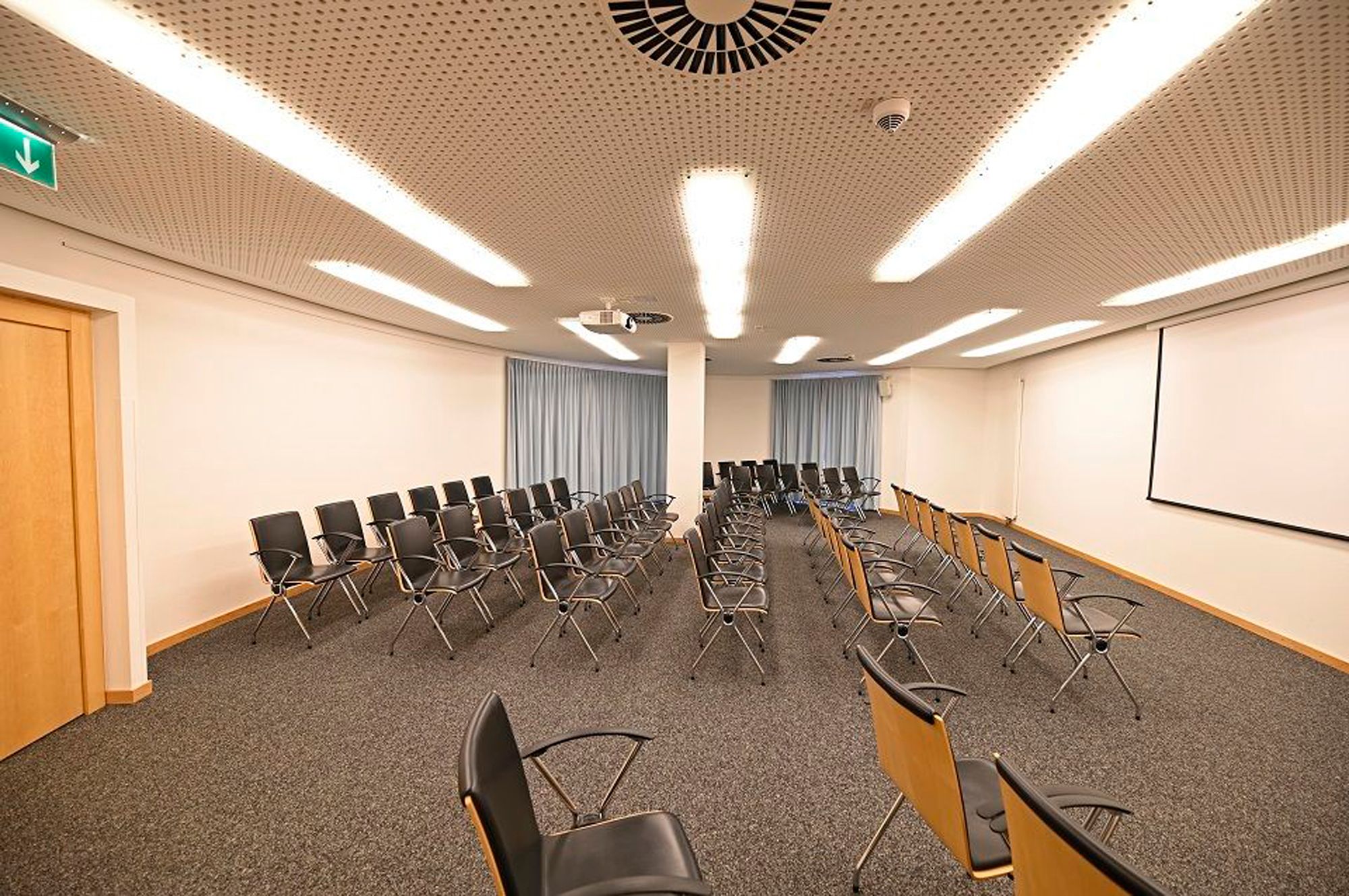 Reihenbestuhlter Raum Freya im Congress Centrum Sylt