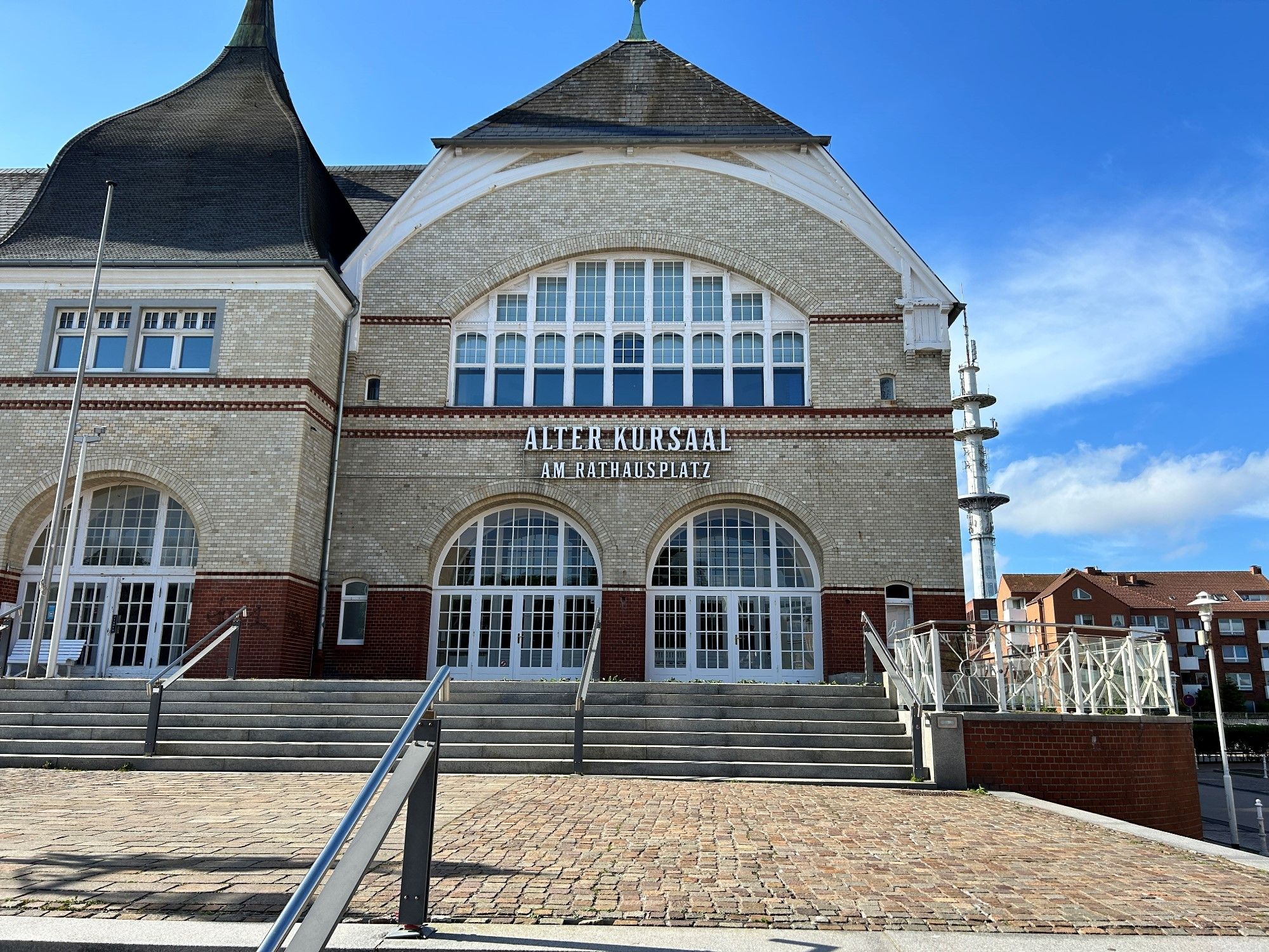 Alter Kursaal am Rathausplatz in Westerland