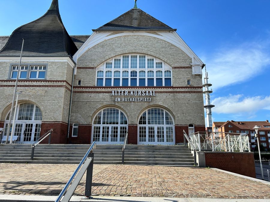 Alter Kursaal am Rathausplatz in Westerland