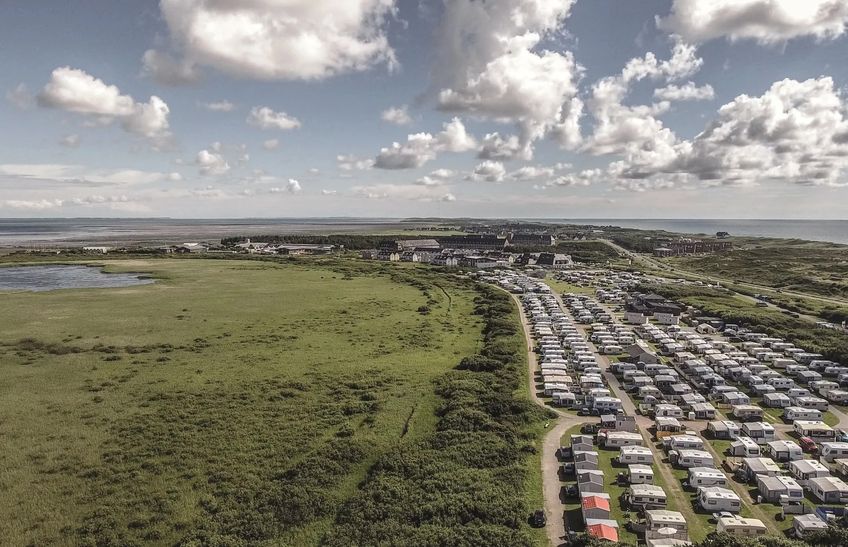 Luftaufnahme des Campingplatzes Rantum mit Blick nach Süden