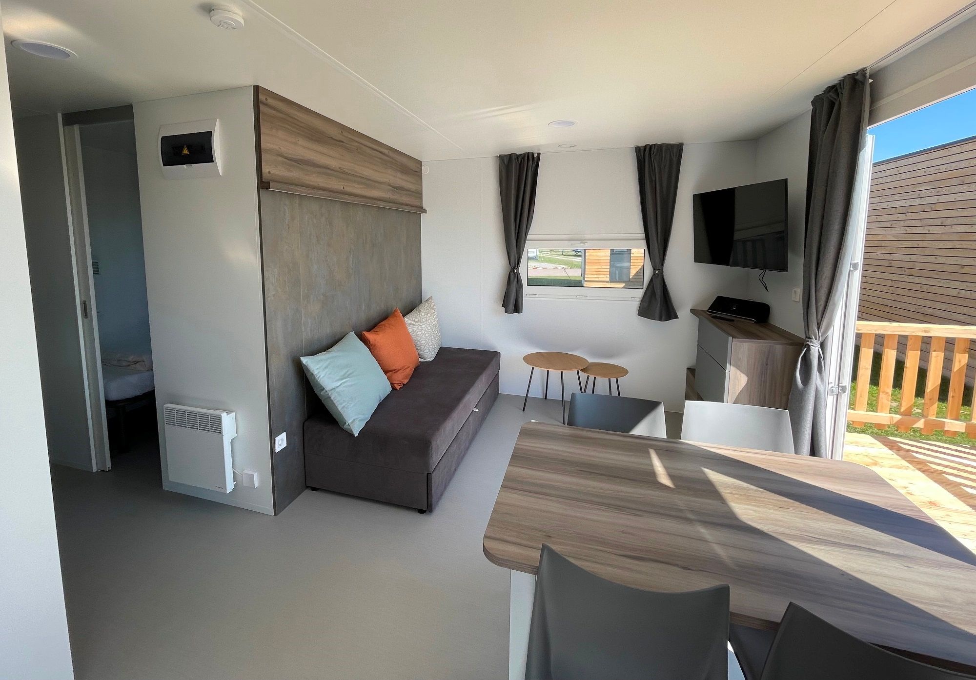 Wohnbereich in einem großen Mobilheim auf dem Campingplatz Rantum auf Sylt