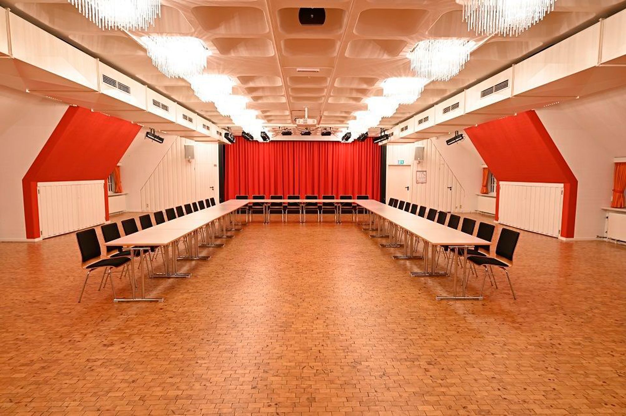 U-Form-Bestuhlung im Kursaal Rantum