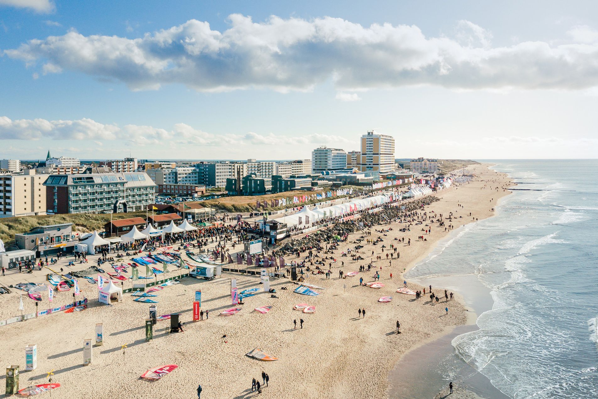 Luftaufnahme auf den Windsurf World Cup Sylt