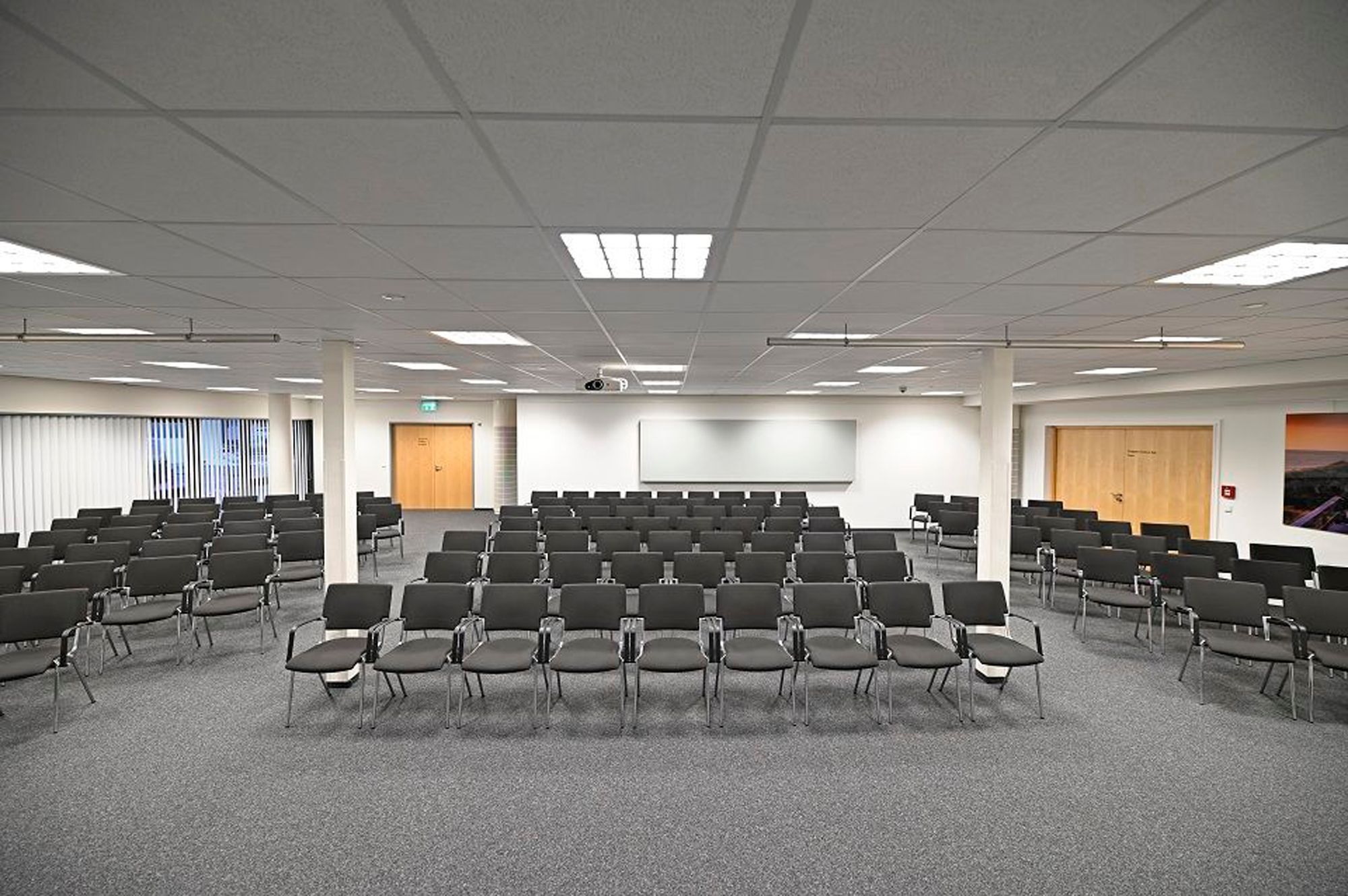 Reihenbestuhlung im Raum Andreas Dirks