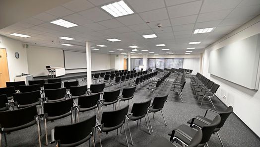 Reihenbestuhlung im Raum Andreas Dirks