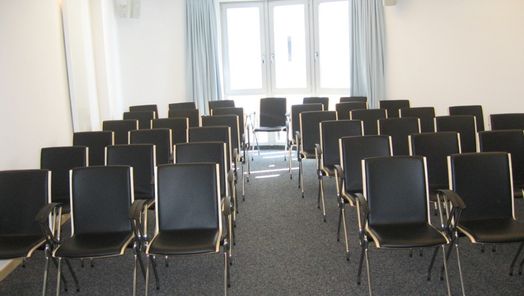 Reihenbestuhlung im Raum Cobra im Congress Centrum Sylt in Westerland