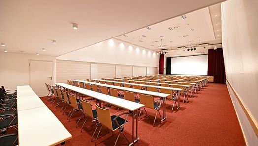 Parlamentarische Bestuhlung im Saal Frisia