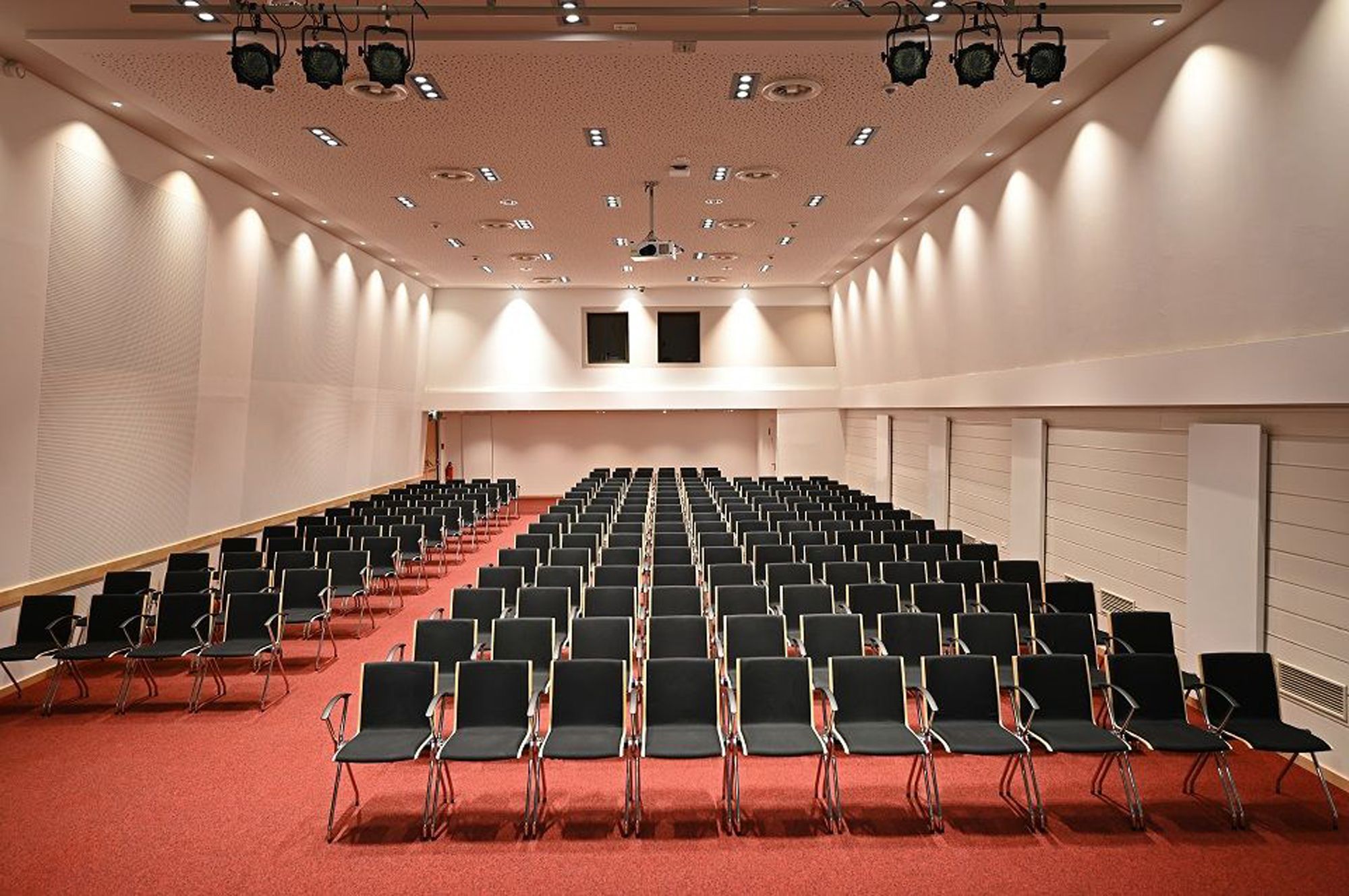 Reihenbestuhlung im Saal Frisia