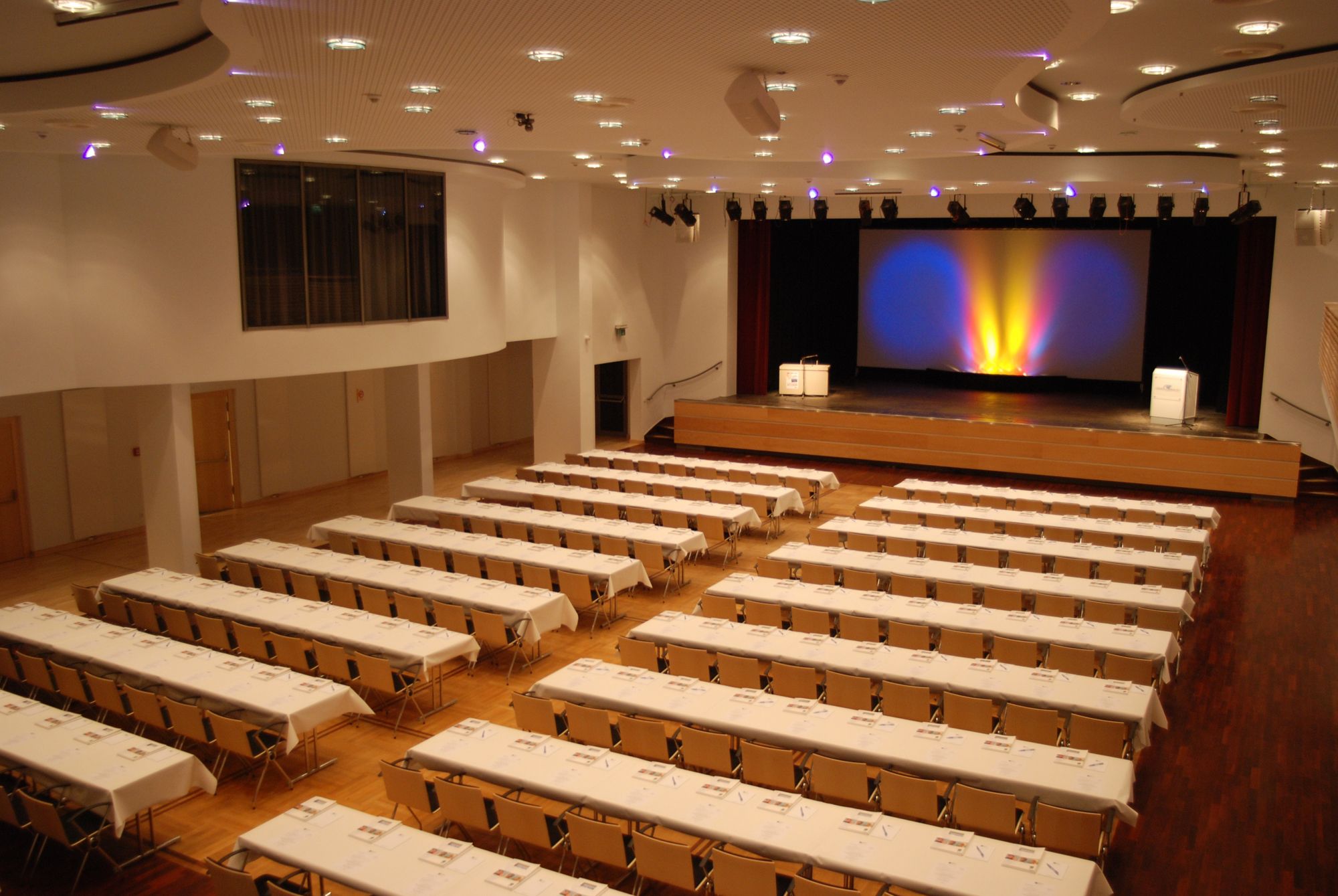 Bankettbestuhlung im Saal Westerland im Congress Centrum Sylt