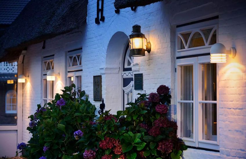 Hotel Stricker außen abends