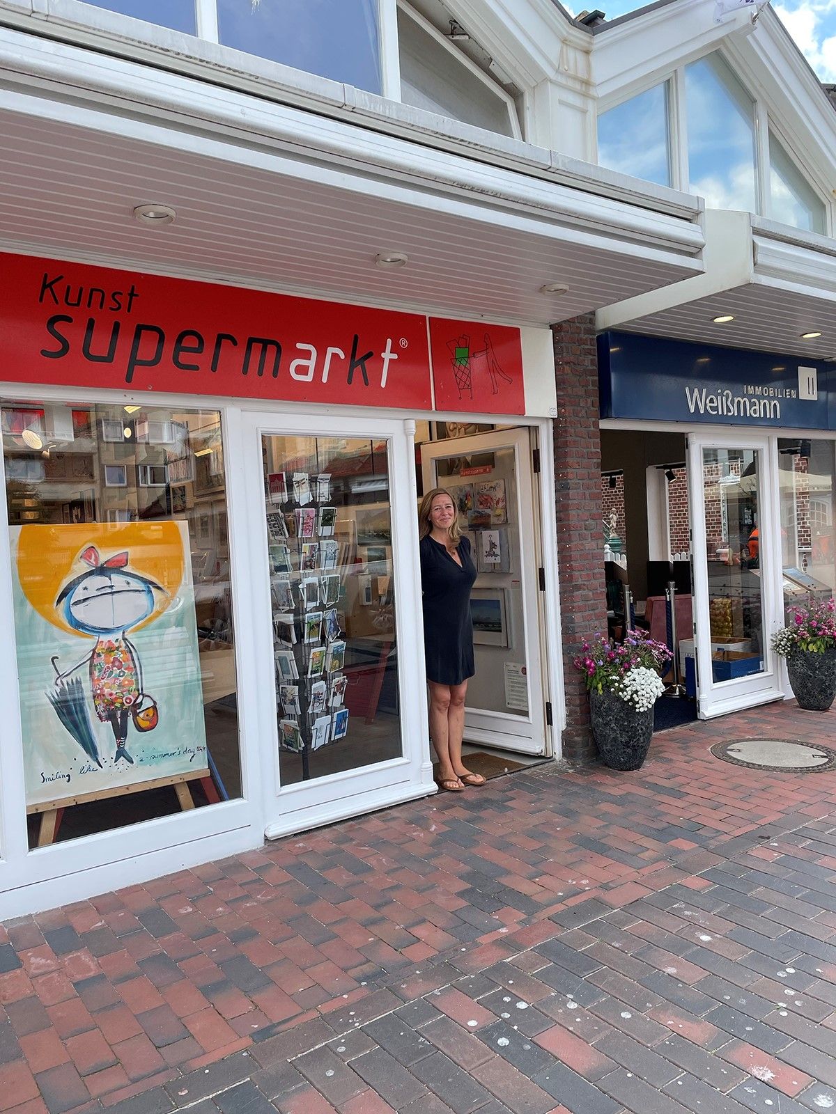 Kunstsupermarkt in Westerland Sylt außen Eingang