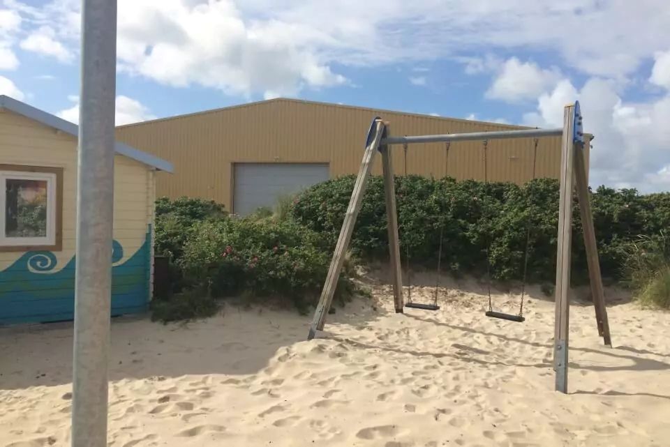 Spielplatz-Campingplatz-Wenningstedt-Schaukel
