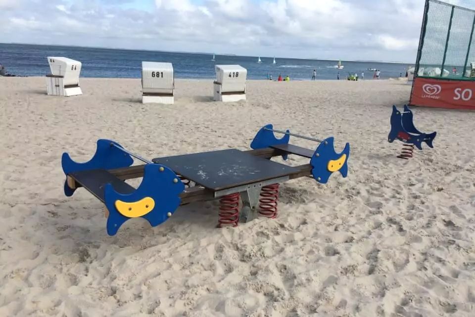 Spielplatz Hörnum Strand Wippe