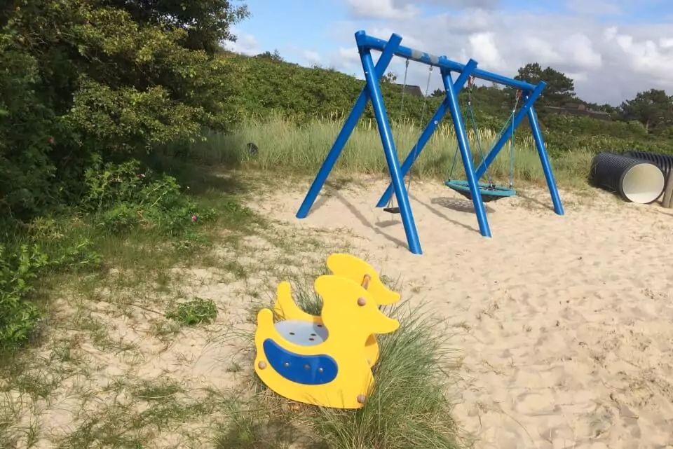 Spielplatz Kampen Schaukel und Wippe