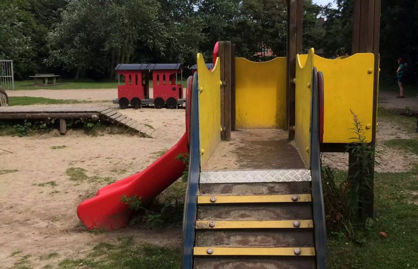 Spielplatz Südwäldchen kleine Rutsche