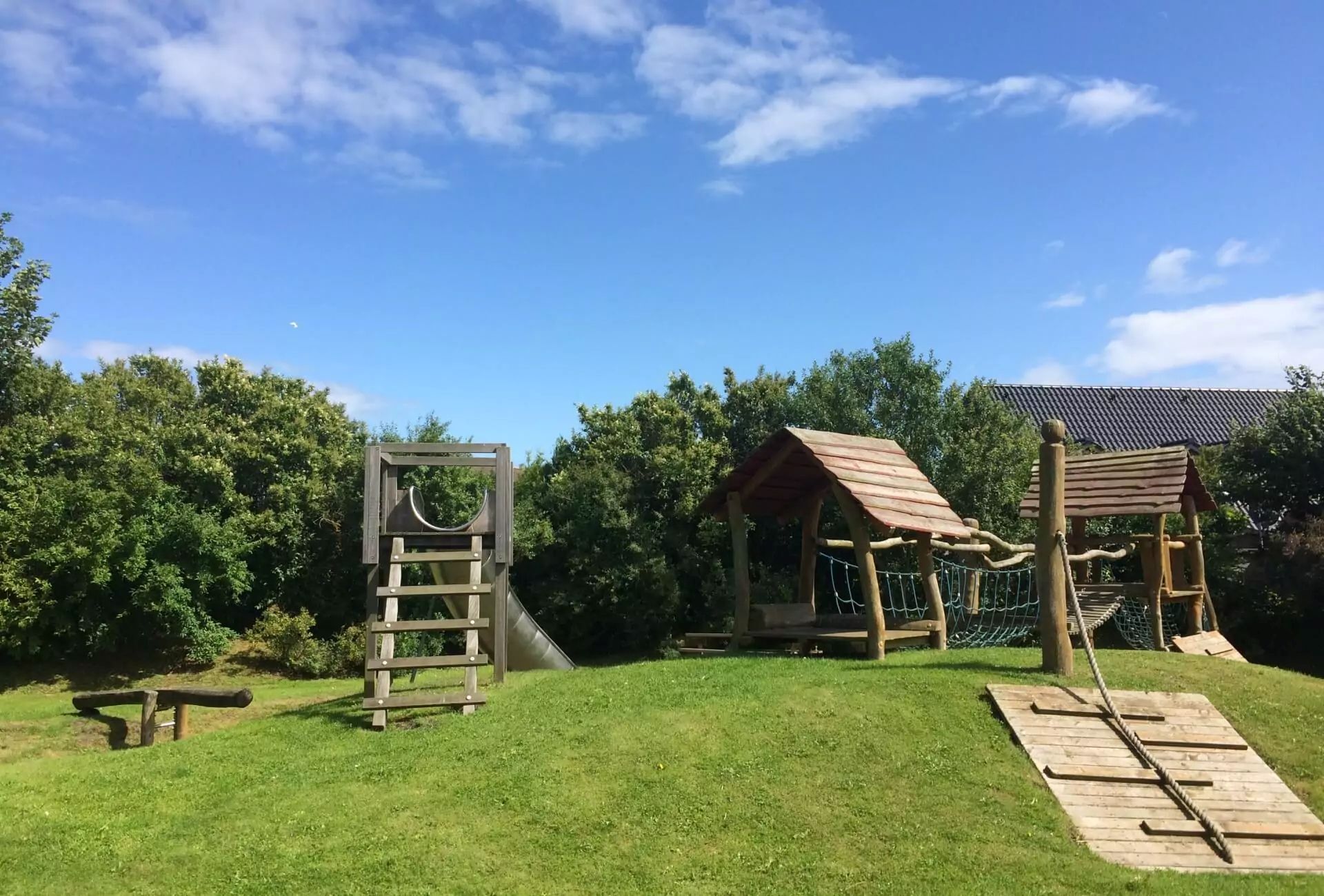 Spielplatz Tinnum Kletterturm