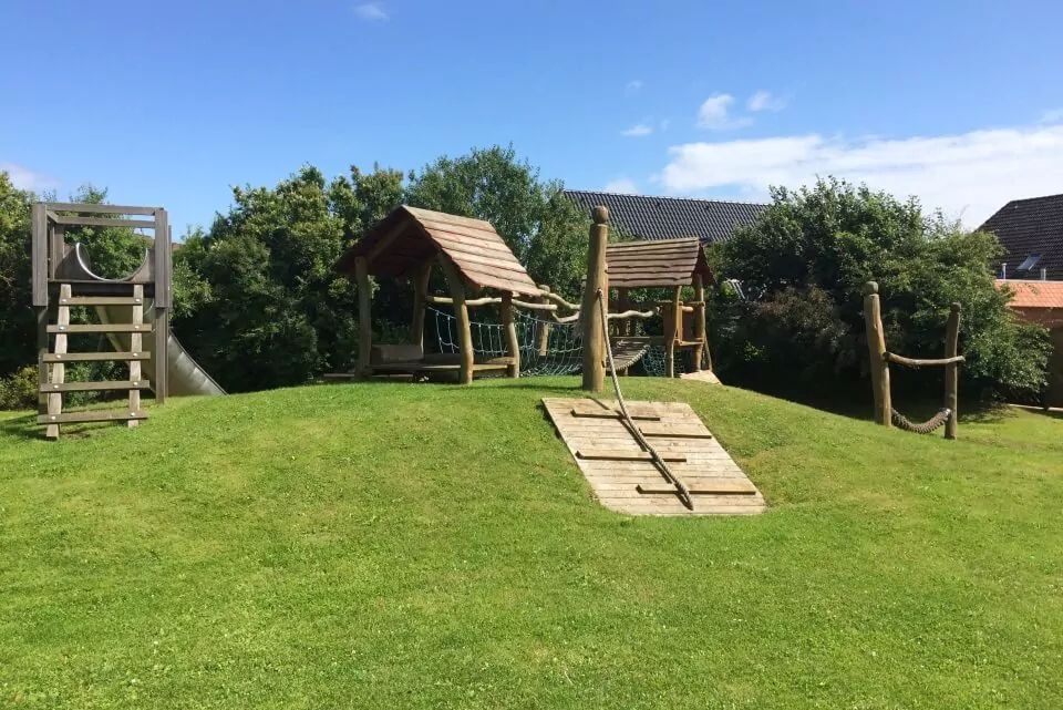 Spielplatz Tinnum Weitsicht Kletterturm