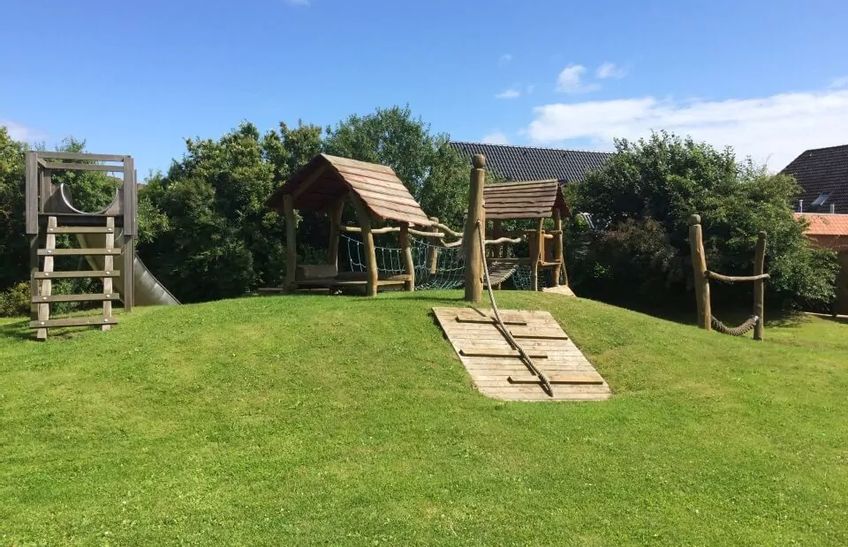 Spielplatz Tinnum Weitsicht Kletterturm