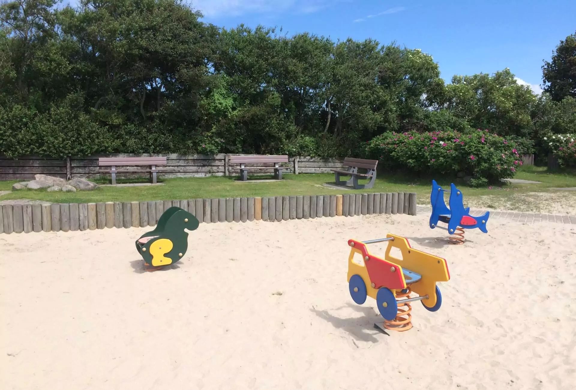 Spielplatz Wenningstedt an der Friesenkapelle Wippen