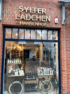 Außenansicht des Sylter Lädchens in Westerland