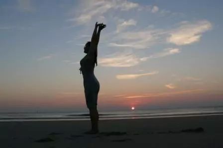 Momentyoga dem Himmel so nah