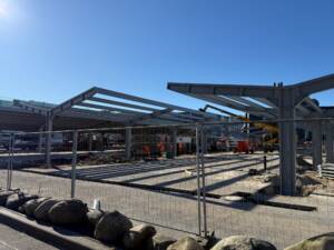 Baustelle für die Photovoltaik-Anlage auf dem Parkplatz neben dem Syltness Center in Westerland auf Sylt