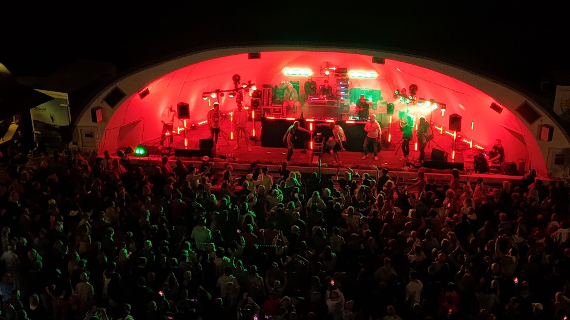 10 Sylter DJs beim Sundowner Rhythm & Beats 2024 in der Musikmuschel Westerland