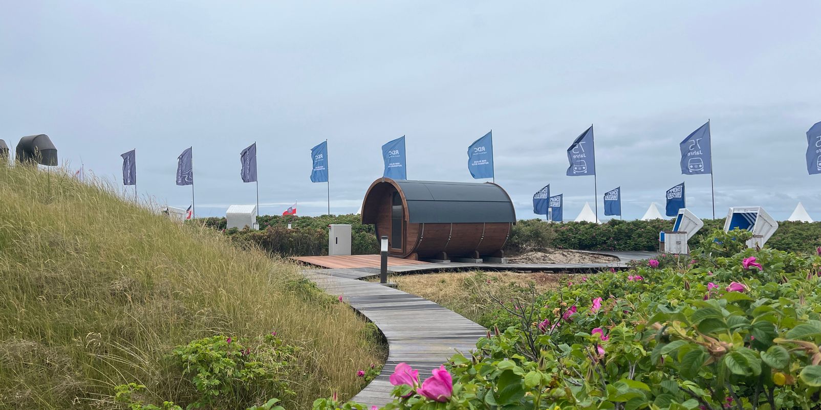 Fasssauna im Saunagarten