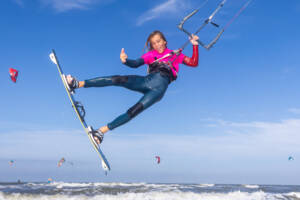 Kitesurfer bei den Multivan Kitesurf Masters SPO 2023