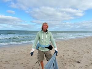 Strandreiniger Jürgen vom Insel Sylt Tourismus-Service am Sylter Strand