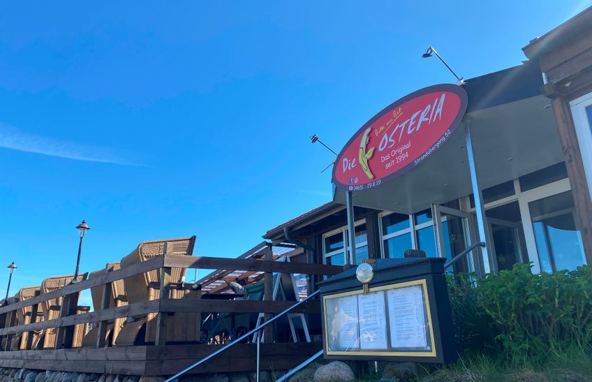 Außenansicht des Restaurants Osteria auf dem Campingplatz Westerland