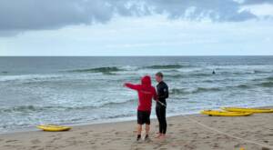 Peter, einer der Rettungsschwimmer 2025 beim Training am Westerländer Strand