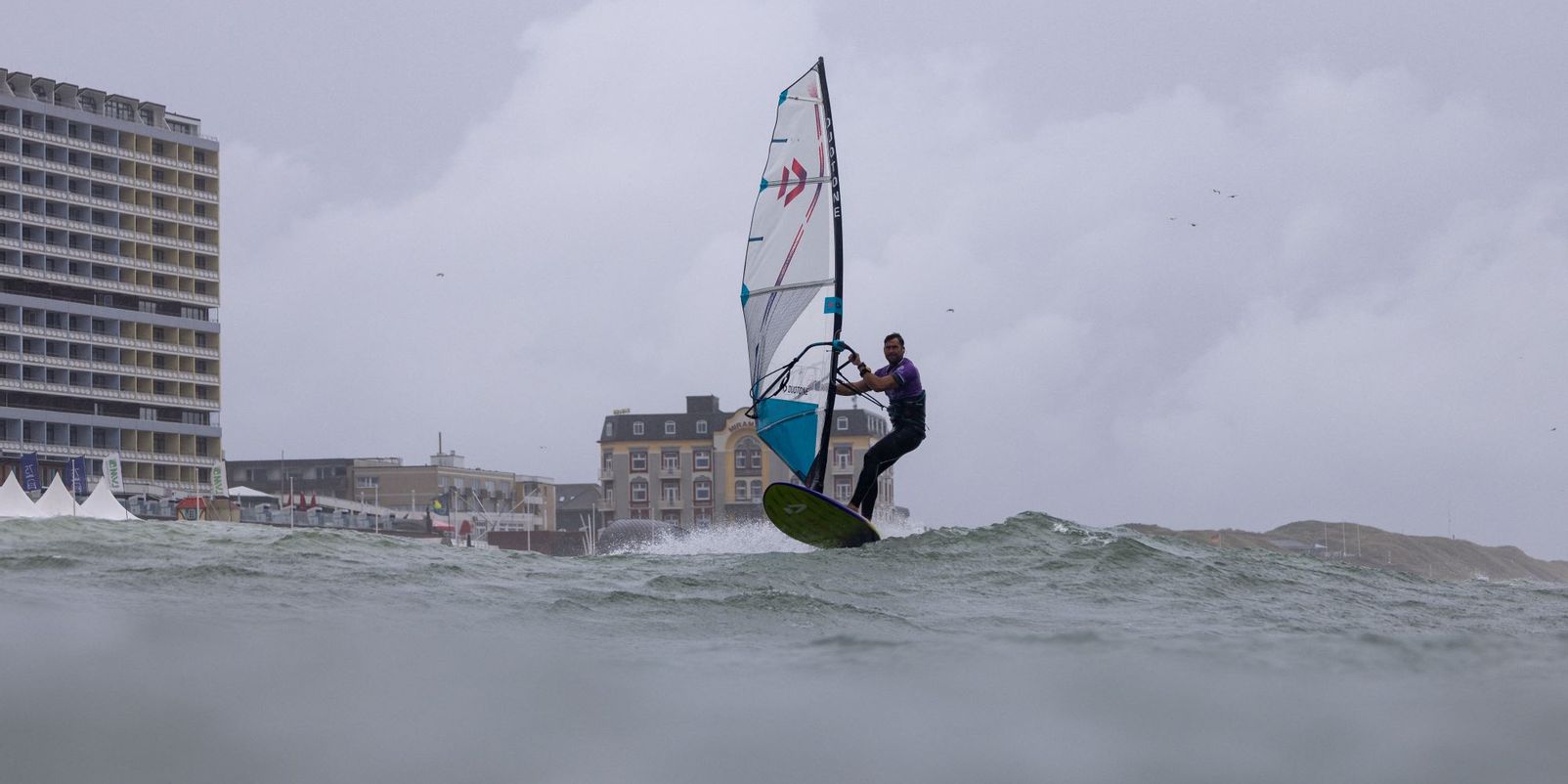 Langer holt Titel im Waveriding