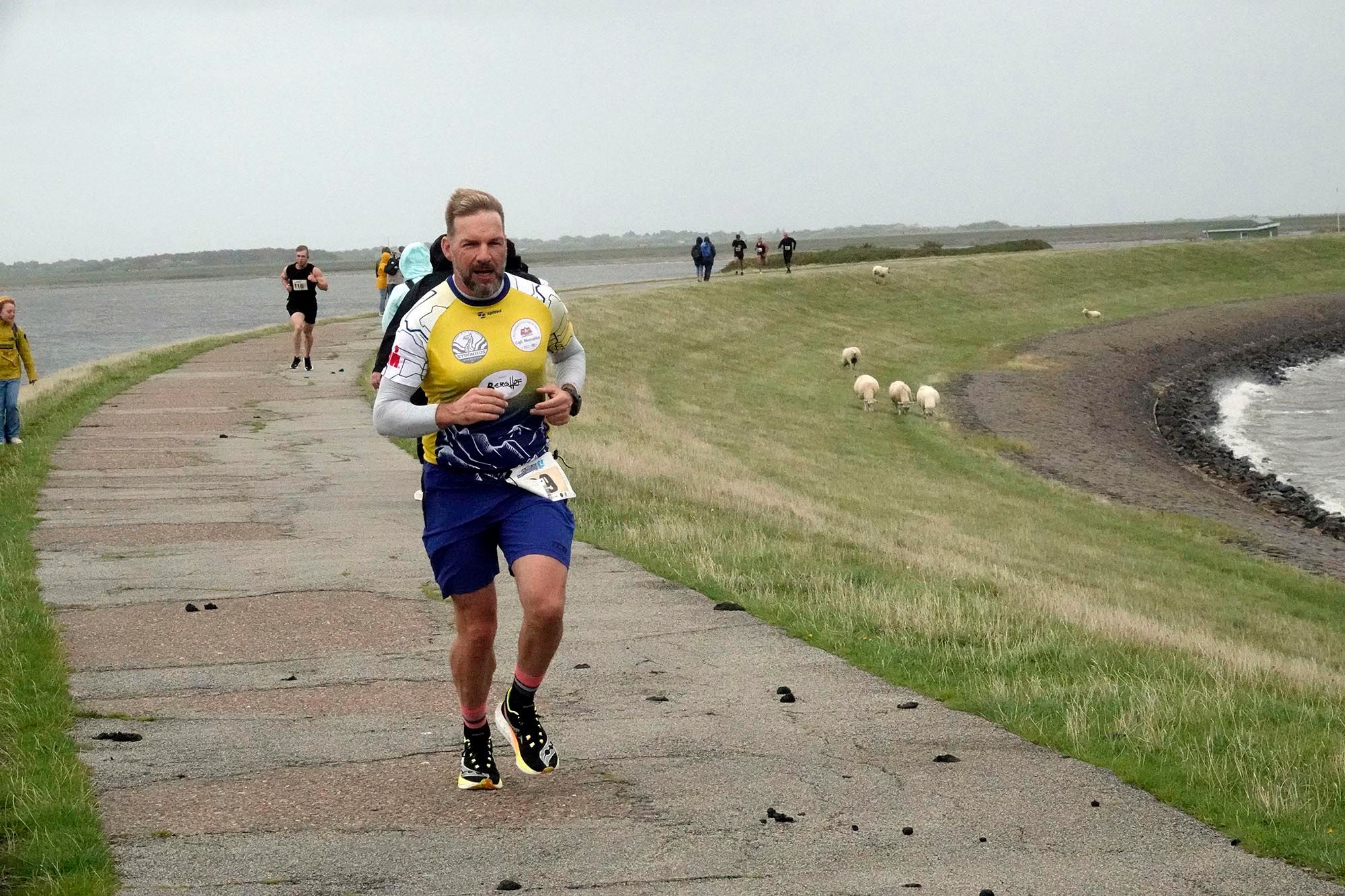 Zieleinlauf beim Run ums Rantumbecken 2025