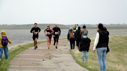 Zieleinlauf beim Run ums Rantumbecken 2025