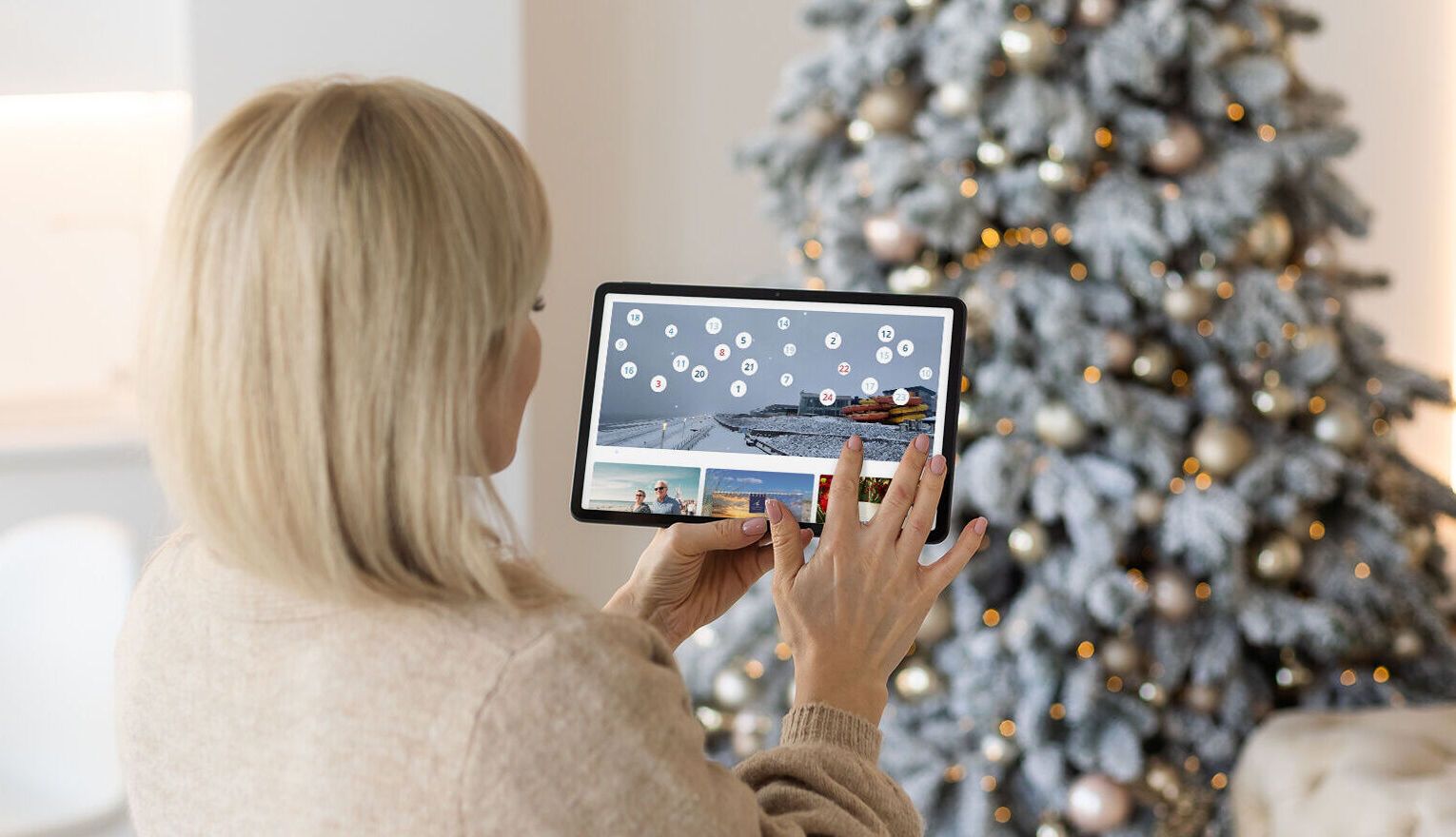 Online-Adventskalender 2025 auf Tablet
