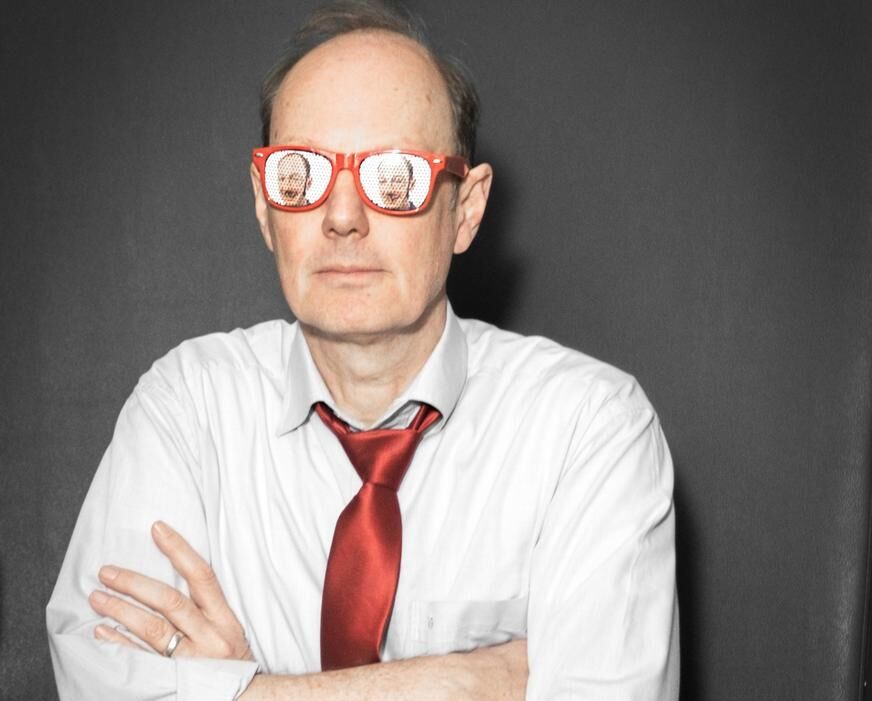 Martin Sonneborn mit Witzbrille