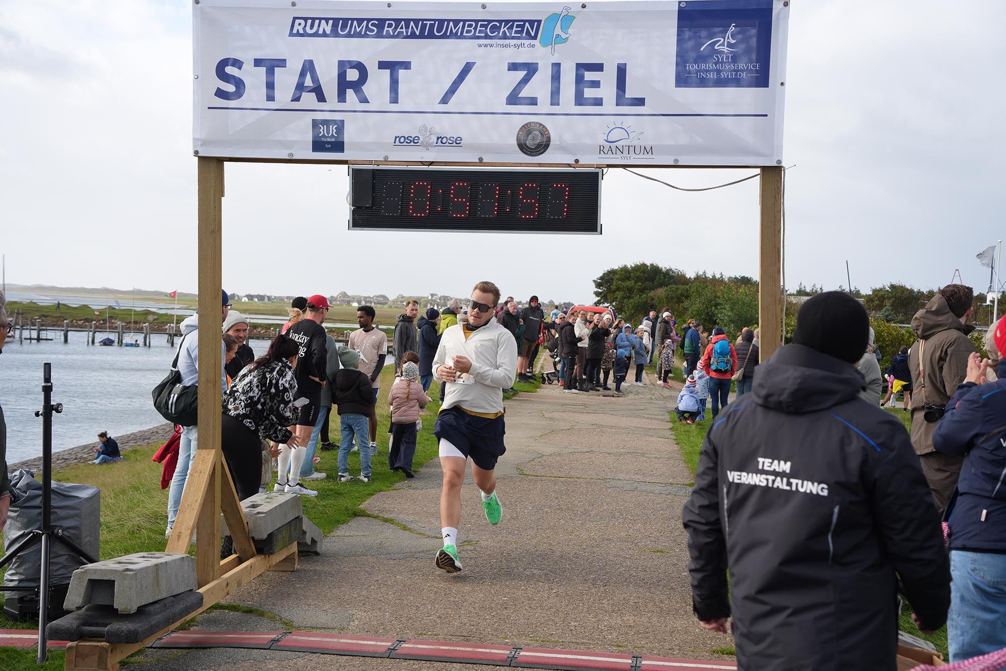 Läufer beim Run ums Rantumbecken 2026
