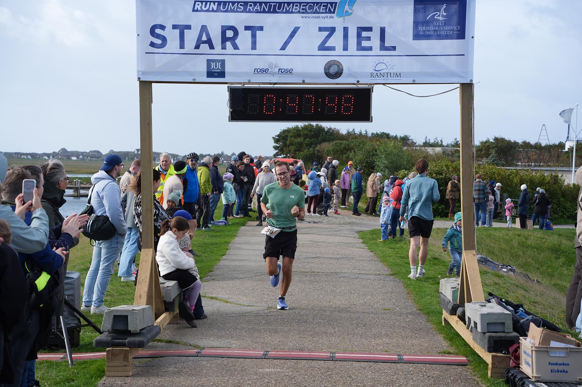 Läufer beim Run ums Rantumbecken 2026